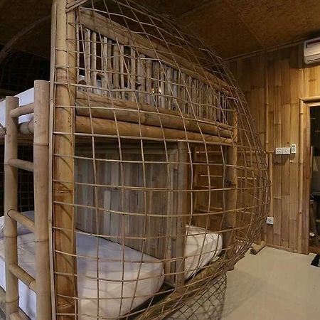 Luxury Bamboo Hostel Lodtunduh Екстериор снимка